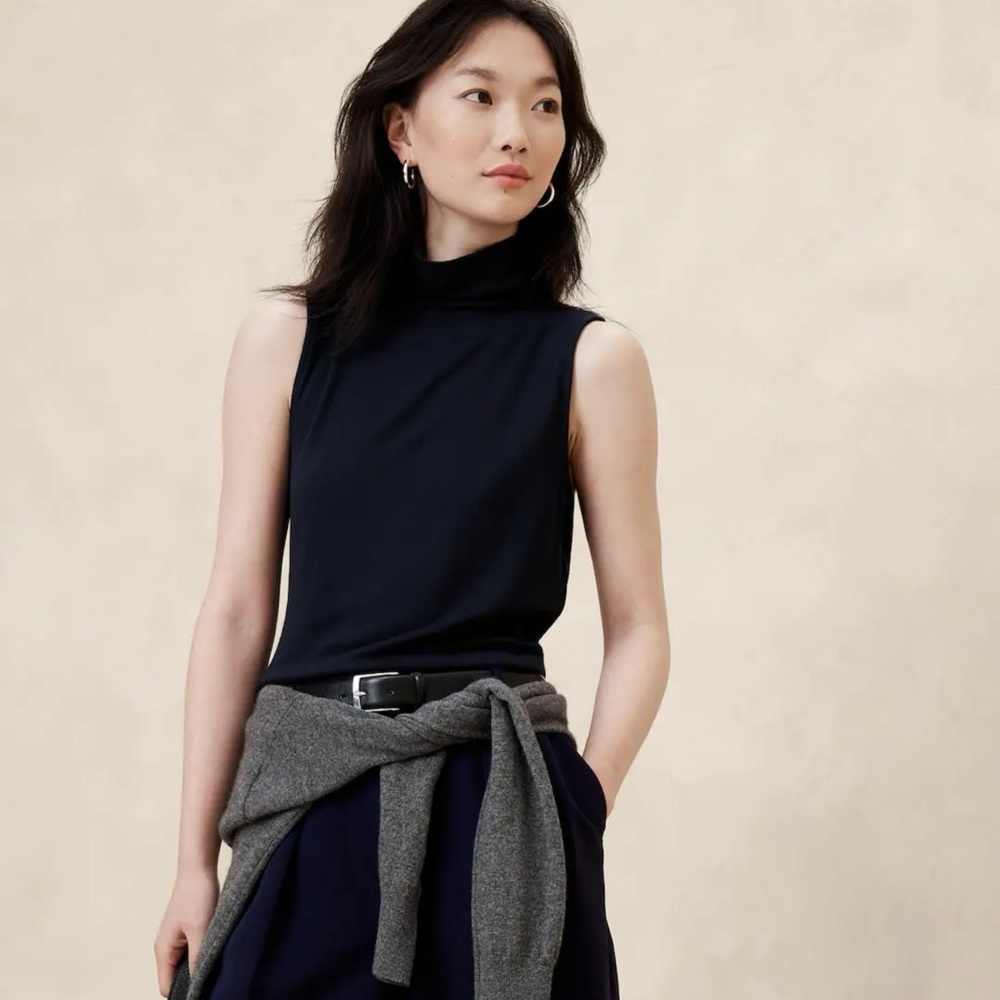 Banana Republic Factory Black Sleeveless Turtleneck Sweater